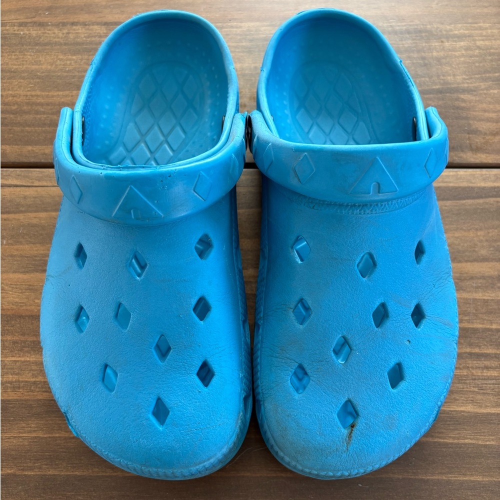 Airwalk Blue Slip-On Clogs 8